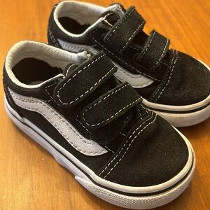 Toddler black Vans 5c